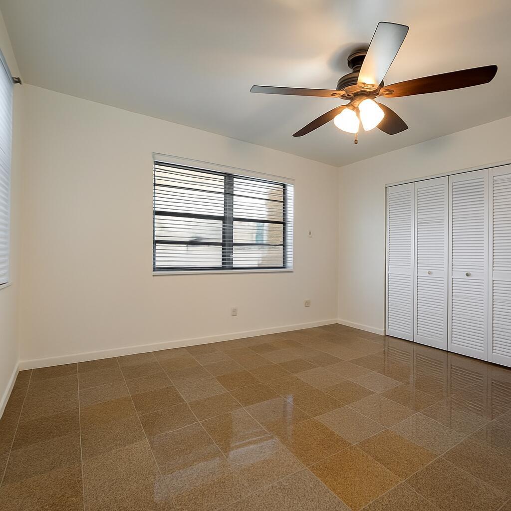 7030 Half Moon Circle 117, Hypoluxo, FL, 33462/$340,000 2 7030 Half Moon Circle 117