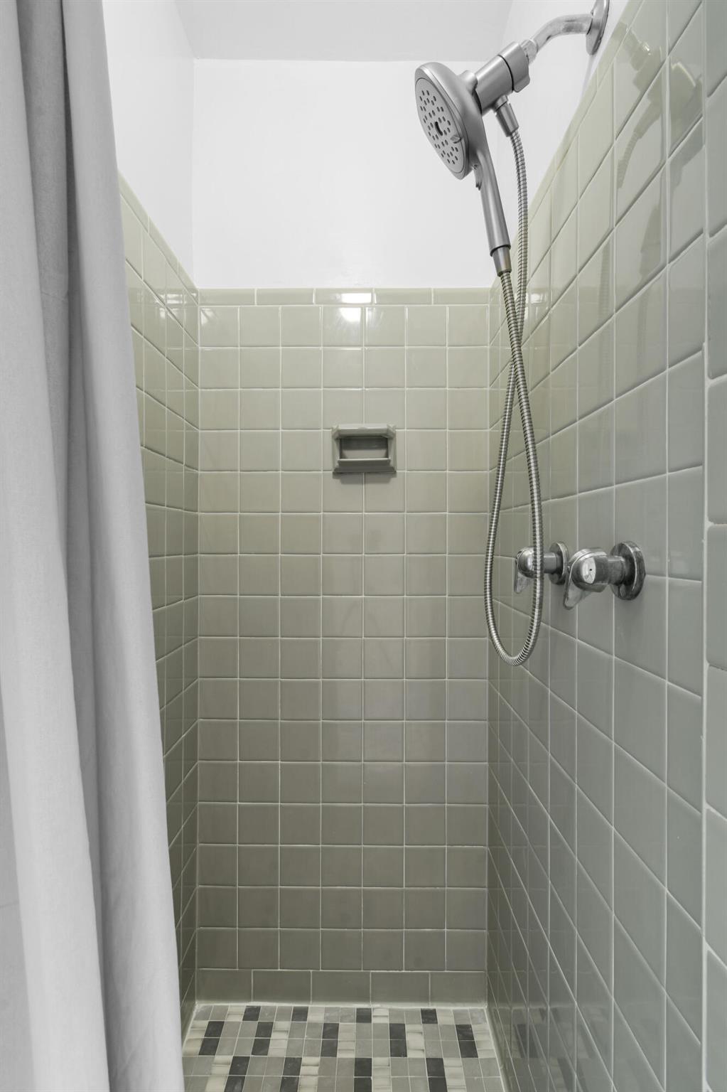 COLLEGE PARK ADD 2 - Residential Lease