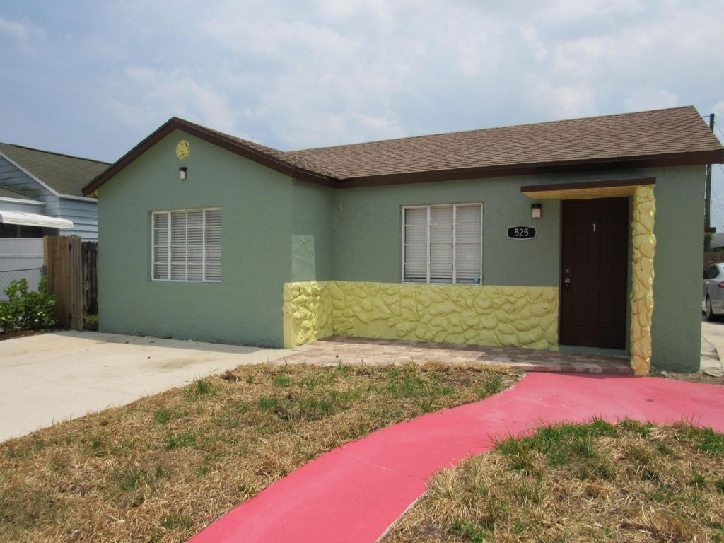 Photo of 525 Worthmore Drive #1, Lake Worth Beach, FL 33460 (MLS # R10988877)