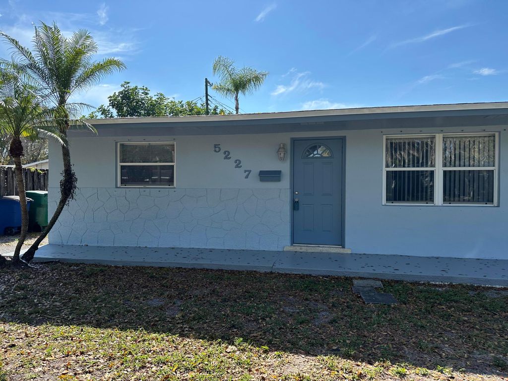 Photo of 5227 SW 94th Avenue, Cooper City, FL 33328 (MLS # B26000140)