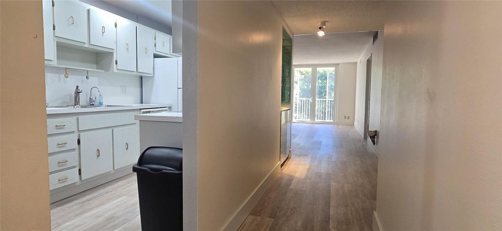 Photo of 250 Jacaranda Drive #604, Plantation, FL 33324 (MLS # F10549430)