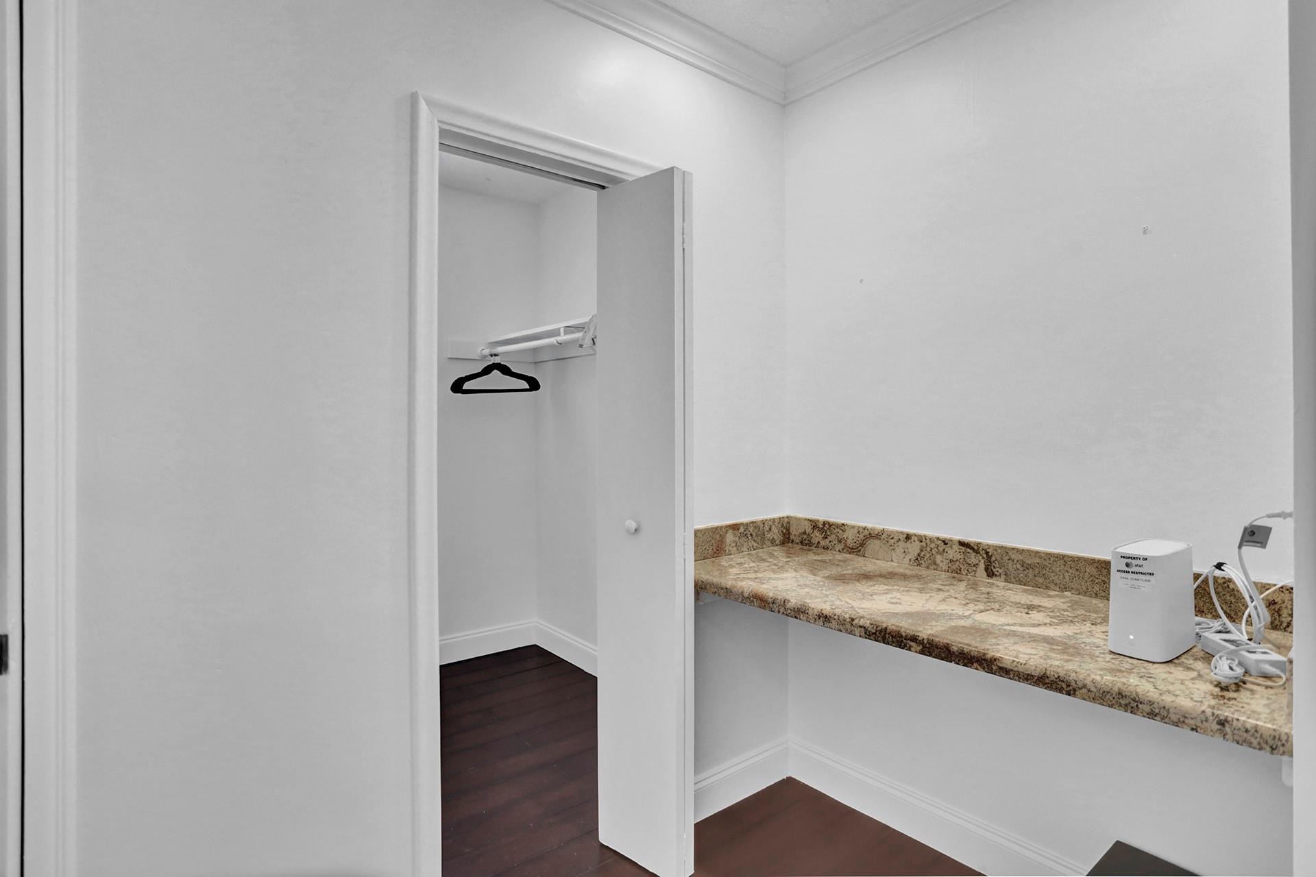 Hollywood Hills Amd 6-31 - Residential