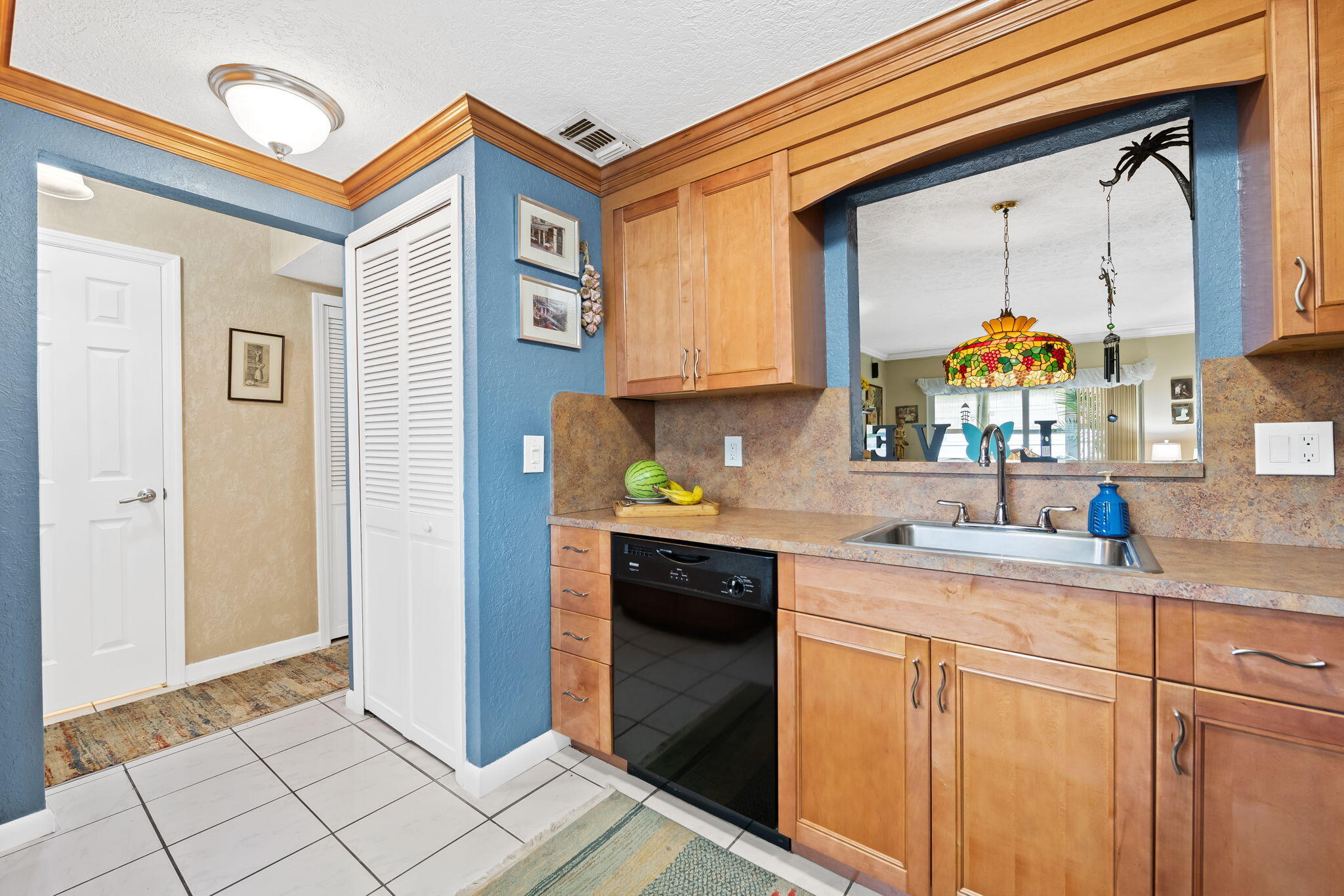 CANONGATE CONDOMINIUM - Residential