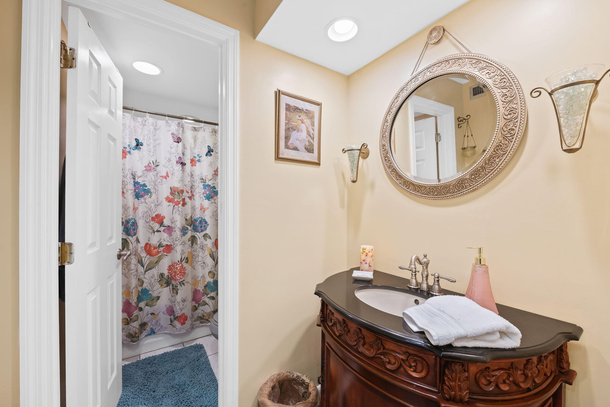 CANONGATE CONDOMINIUM - Residential