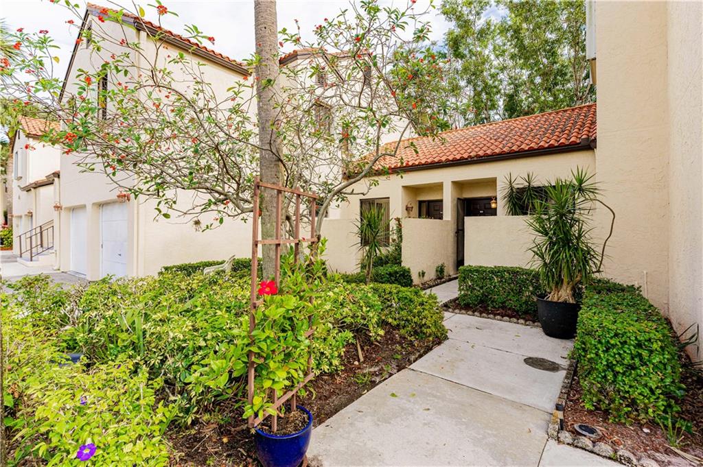 SOUTH LAKE CONDO - Residential