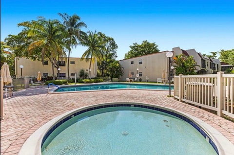 Tiny photo for 301 N Pine Island Road #265, Plantation, FL 33324 (MLS # B26043366)