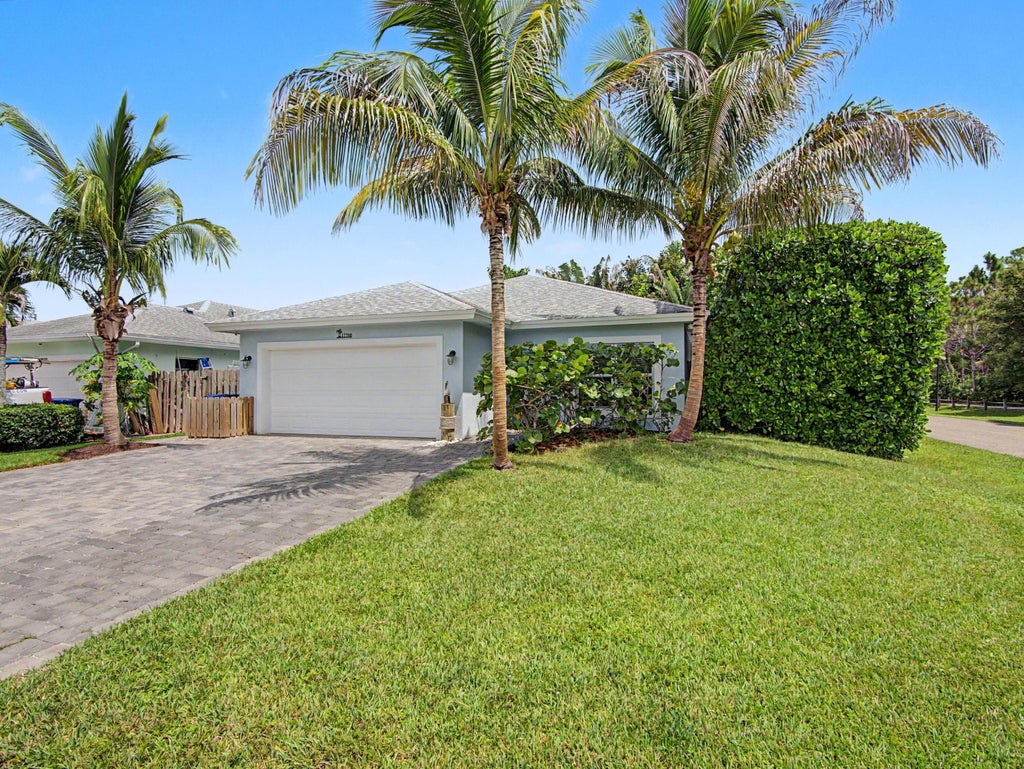 Photo of 17700 Cornelia Avenue, Jupiter, FL 33458 (MLS # B26071244)