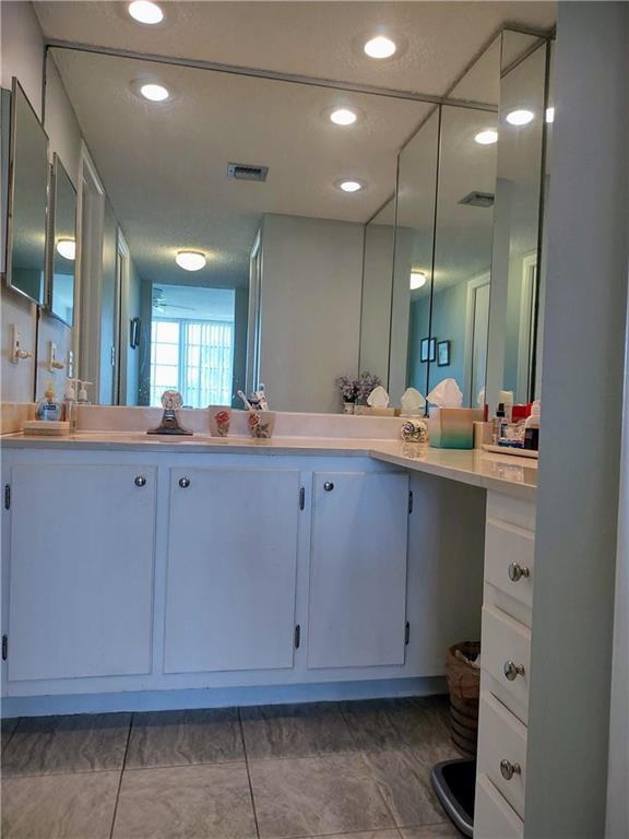 NO 92 PALM-AIRE COUNTRY CLUB - Residential Lease