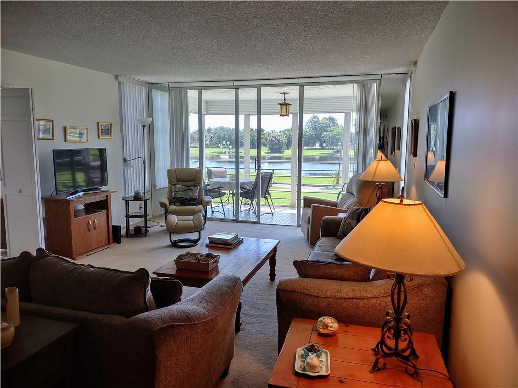 NO 92 PALM-AIRE COUNTRY CLUB - Residential Lease