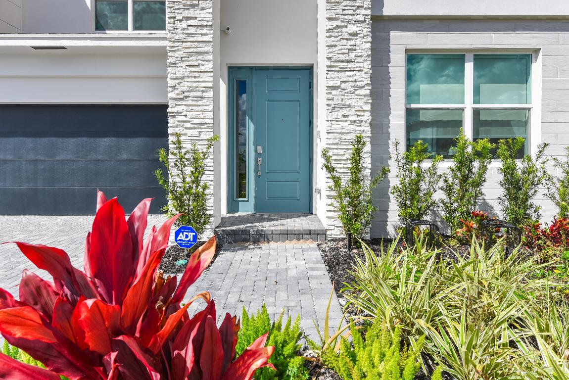 1525 Stockbridge Street