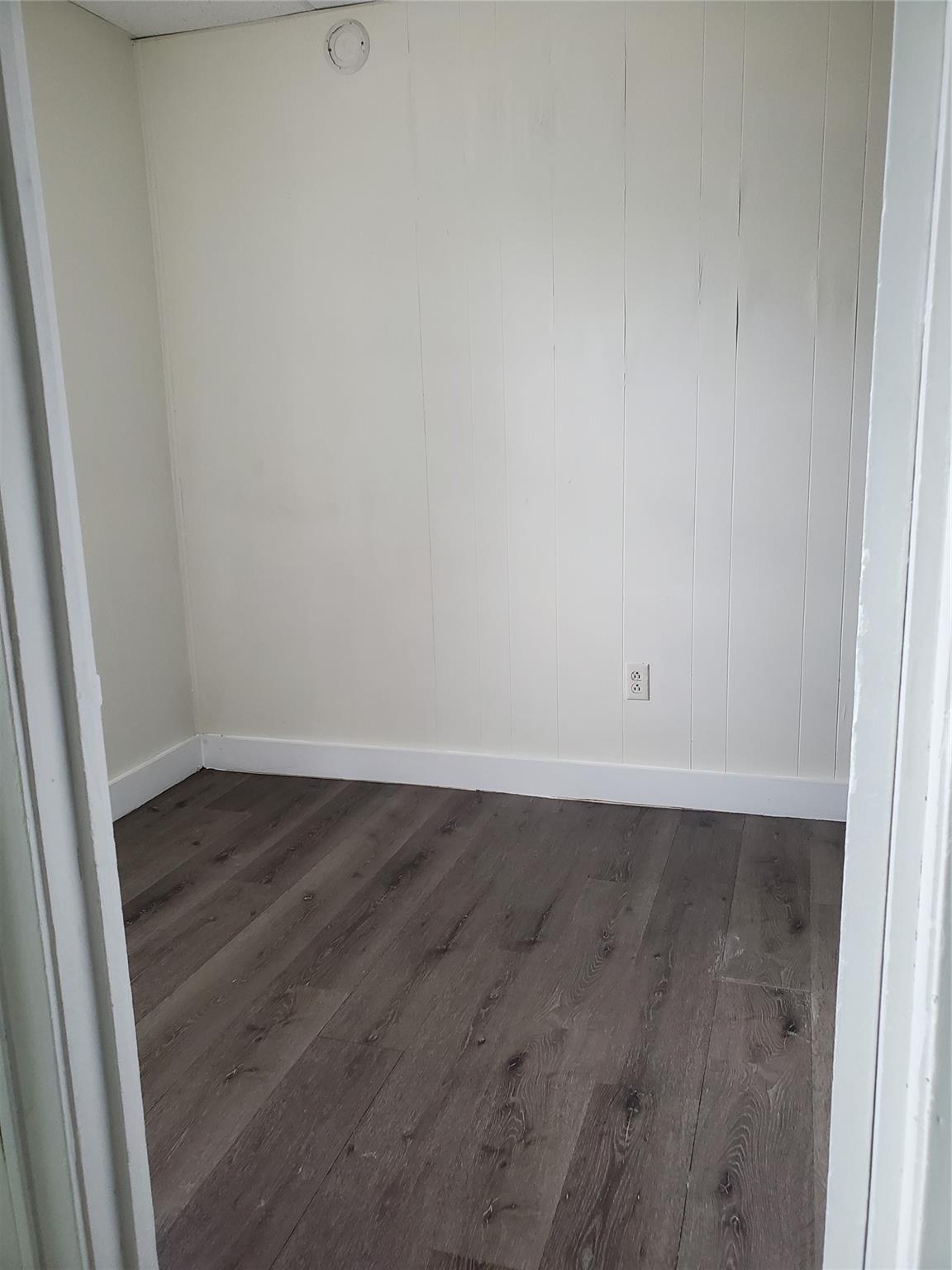 TOWN OF MODELO (DANIA) B- - Residential Lease