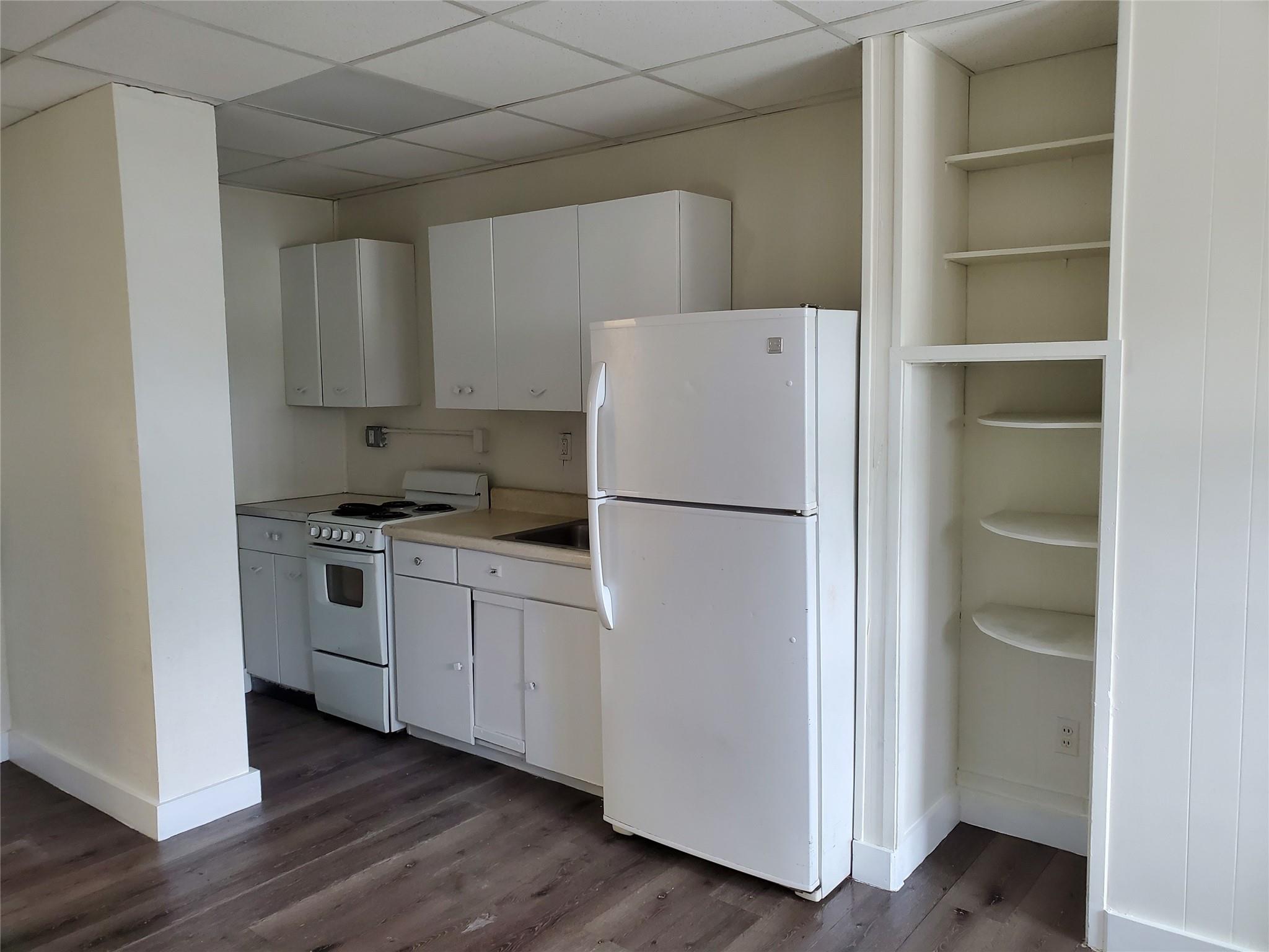 TOWN OF MODELO (DANIA) B- - Residential Lease