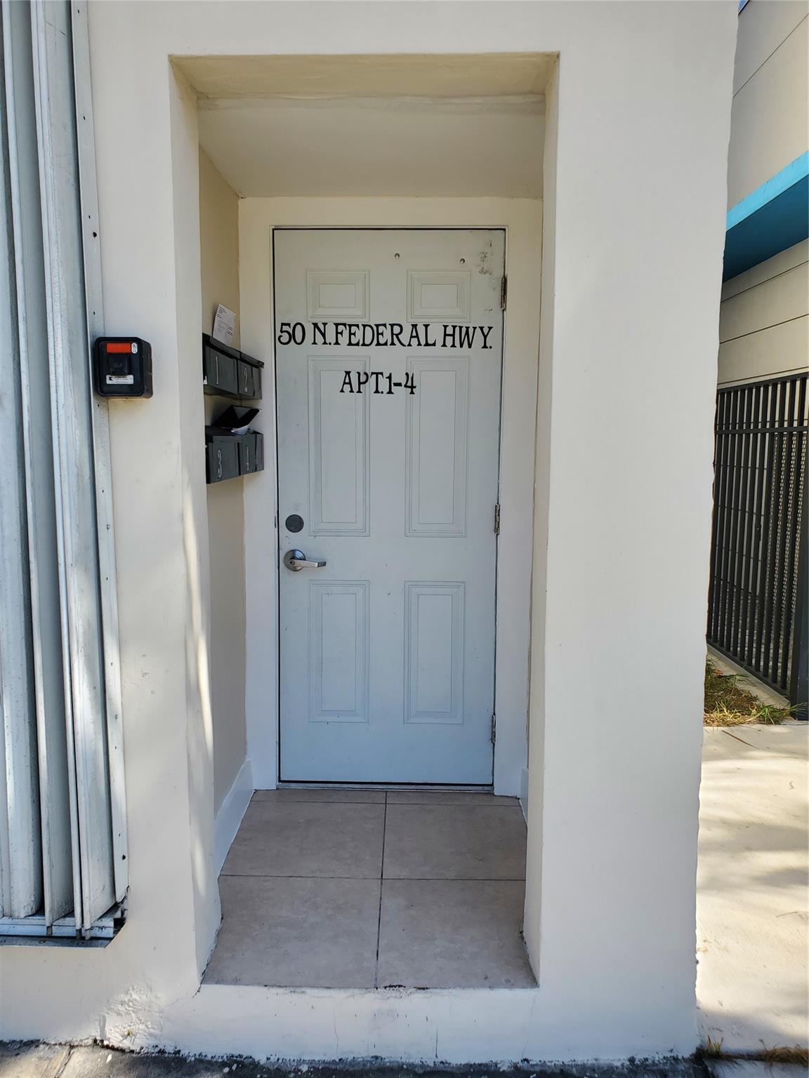 TOWN OF MODELO (DANIA) B- - Residential Lease