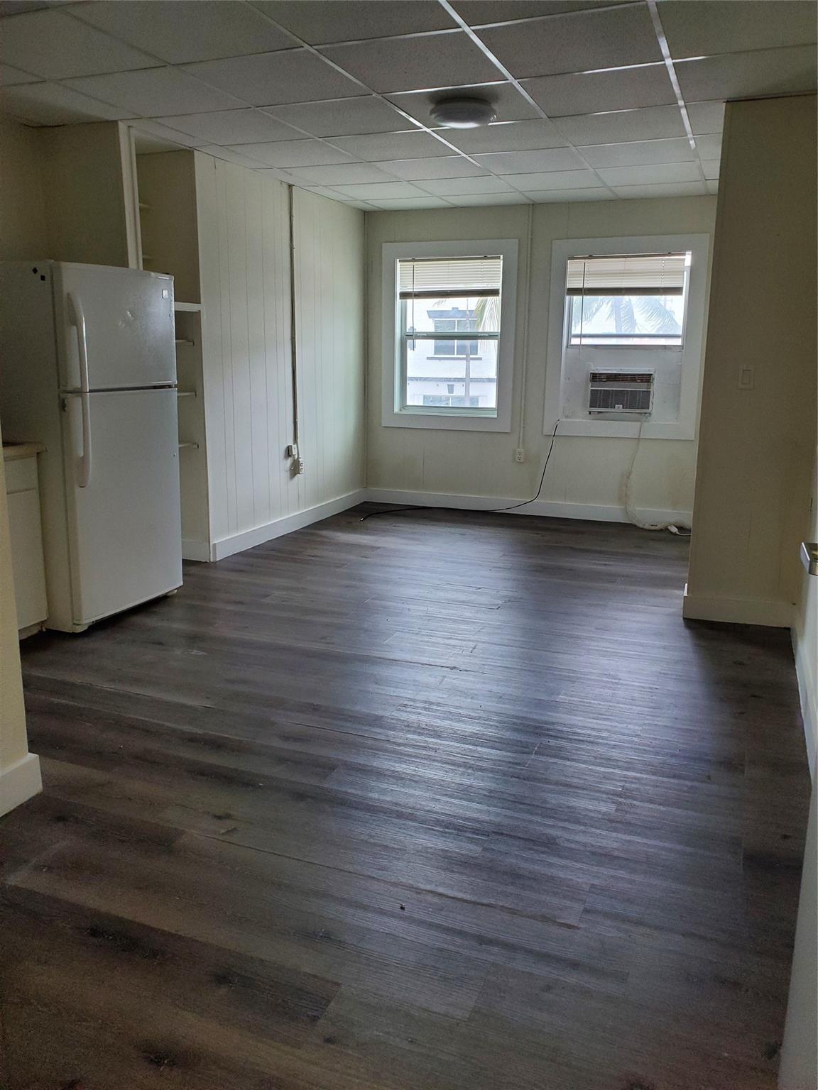 TOWN OF MODELO (DANIA) B- - Residential Lease