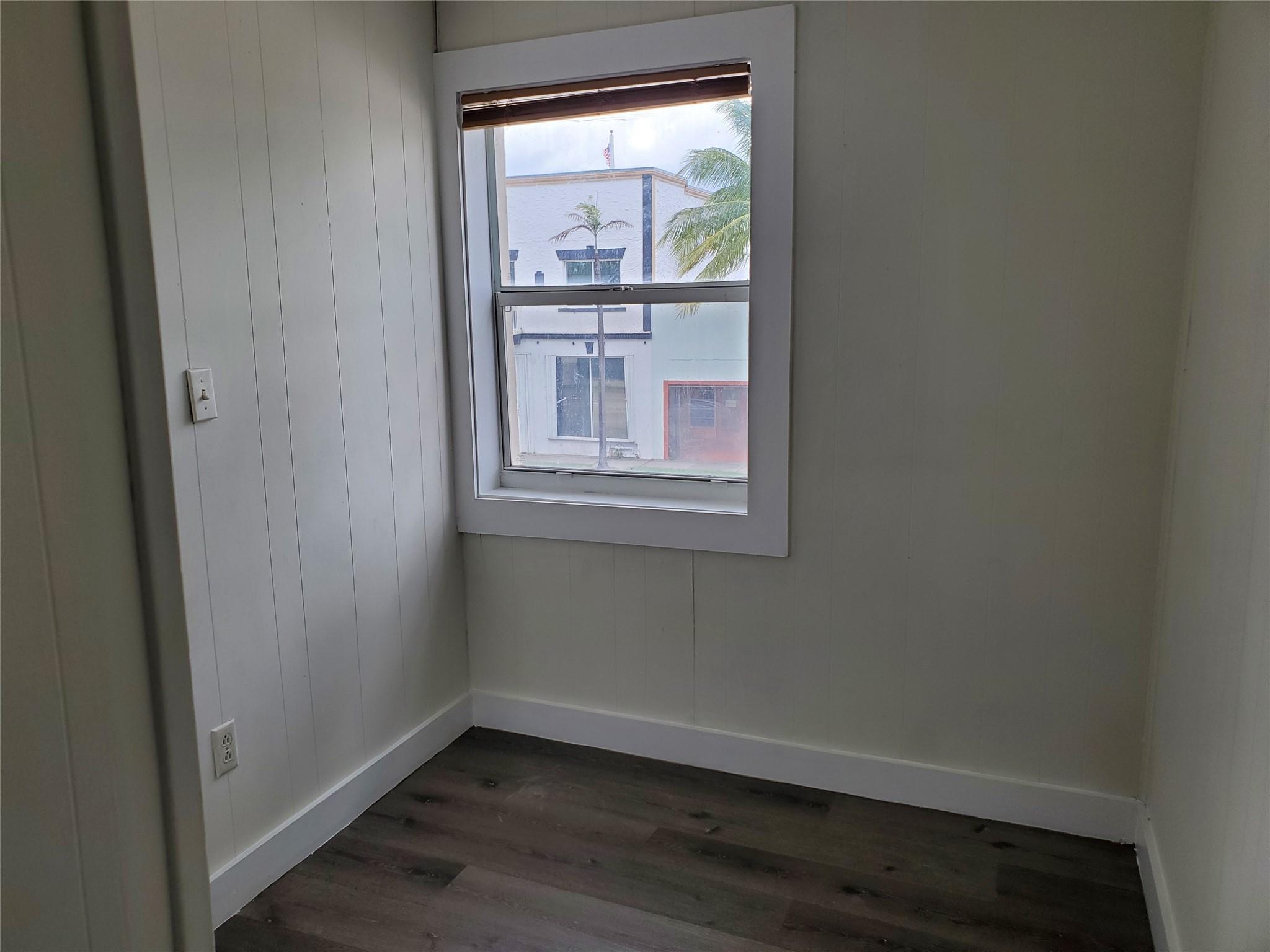 TOWN OF MODELO (DANIA) B- - Residential Lease