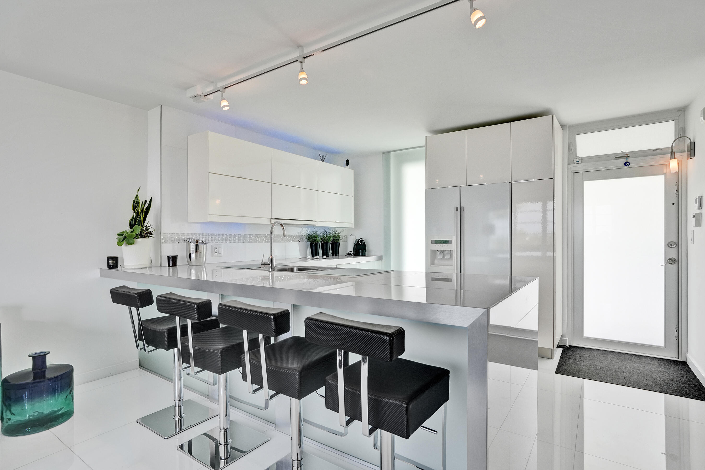 BONNE VIE CONDO - Residential