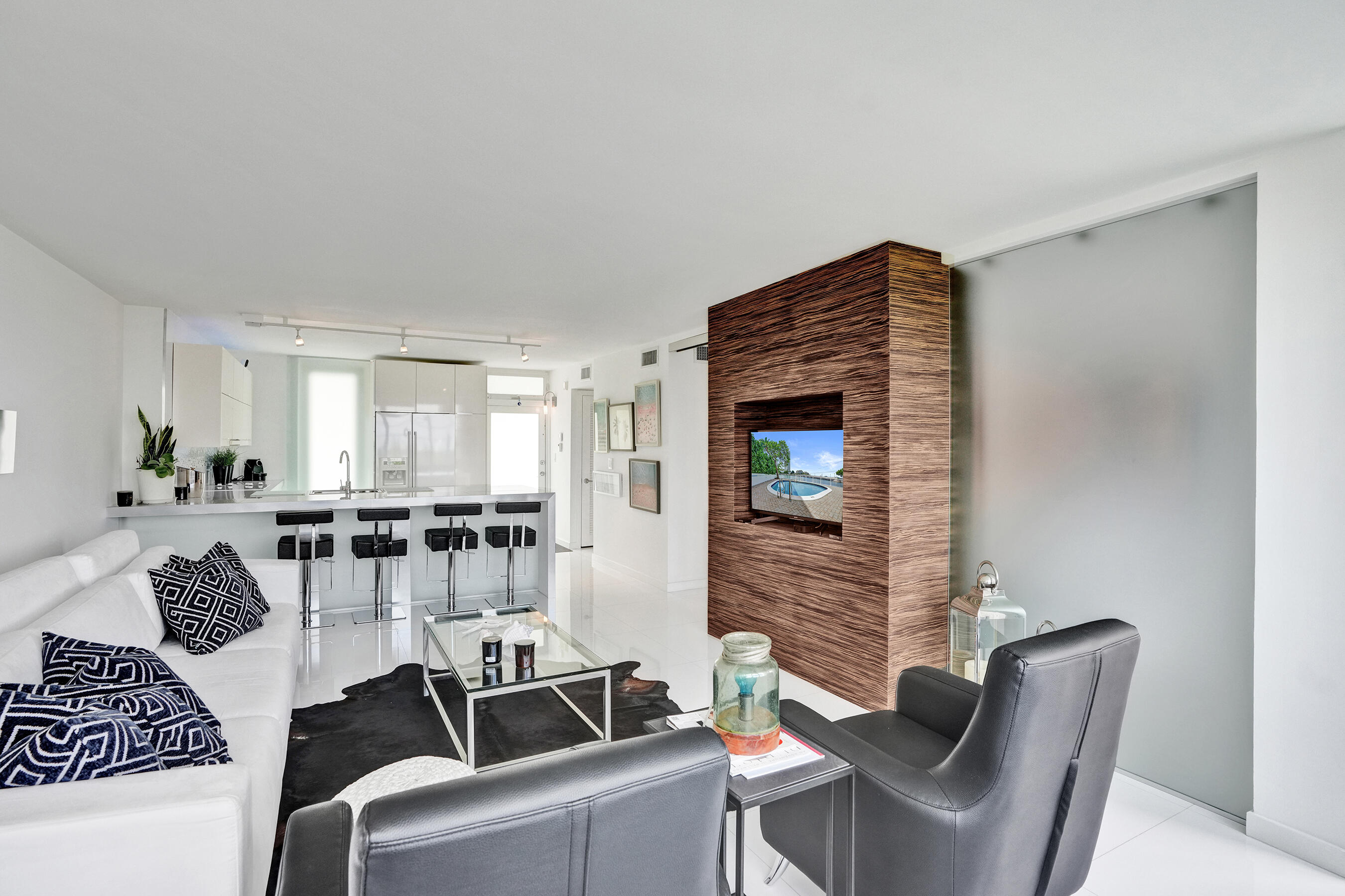 BONNE VIE CONDO - Residential