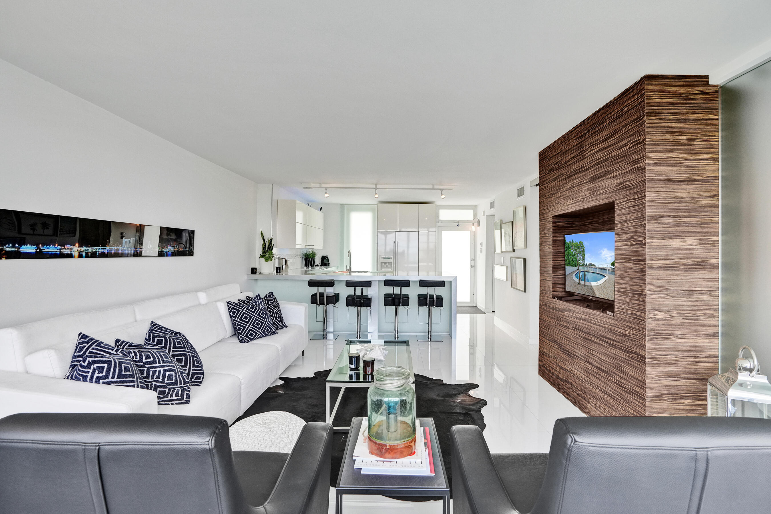 BONNE VIE CONDO - Residential