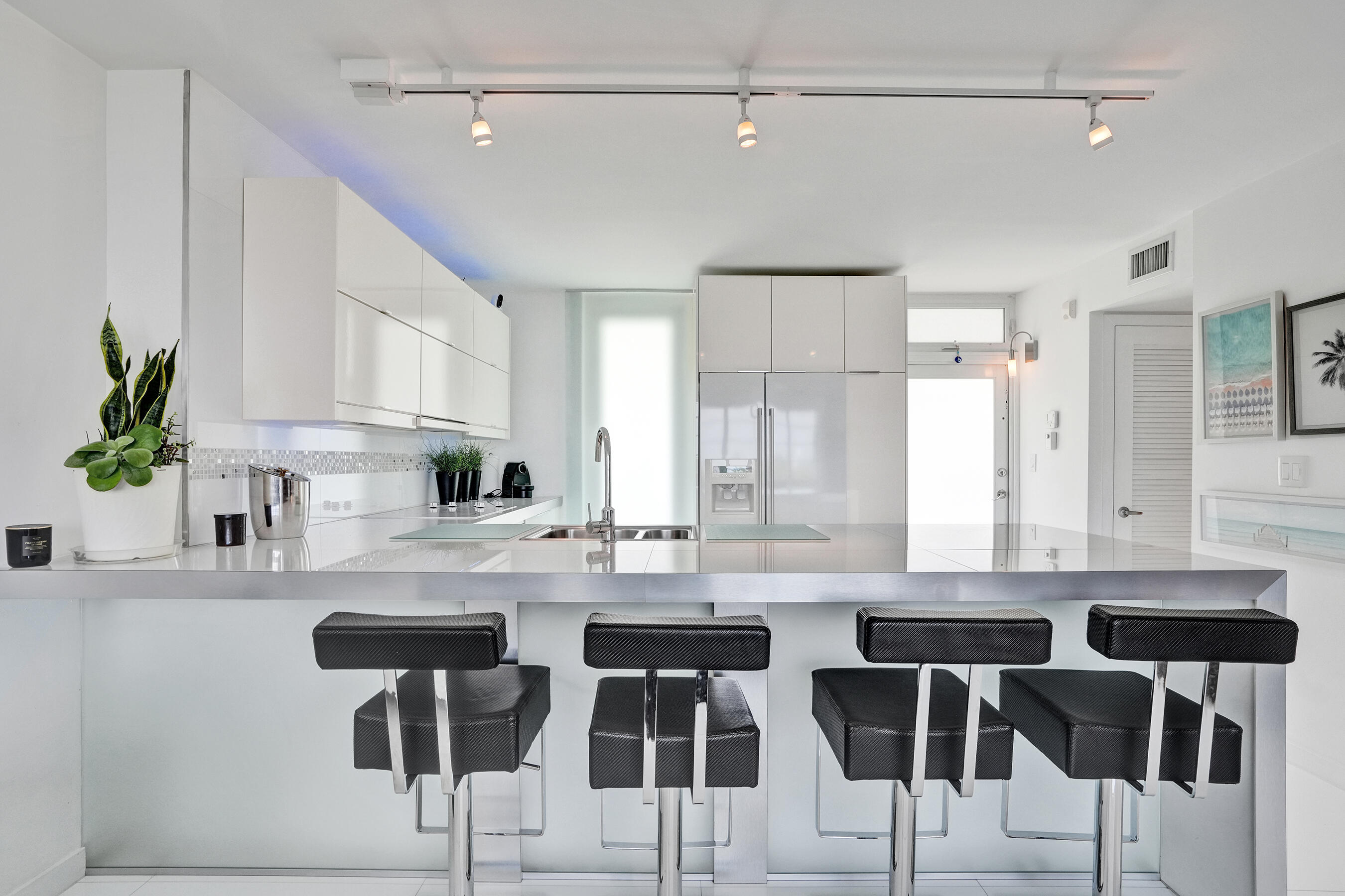 BONNE VIE CONDO - Residential