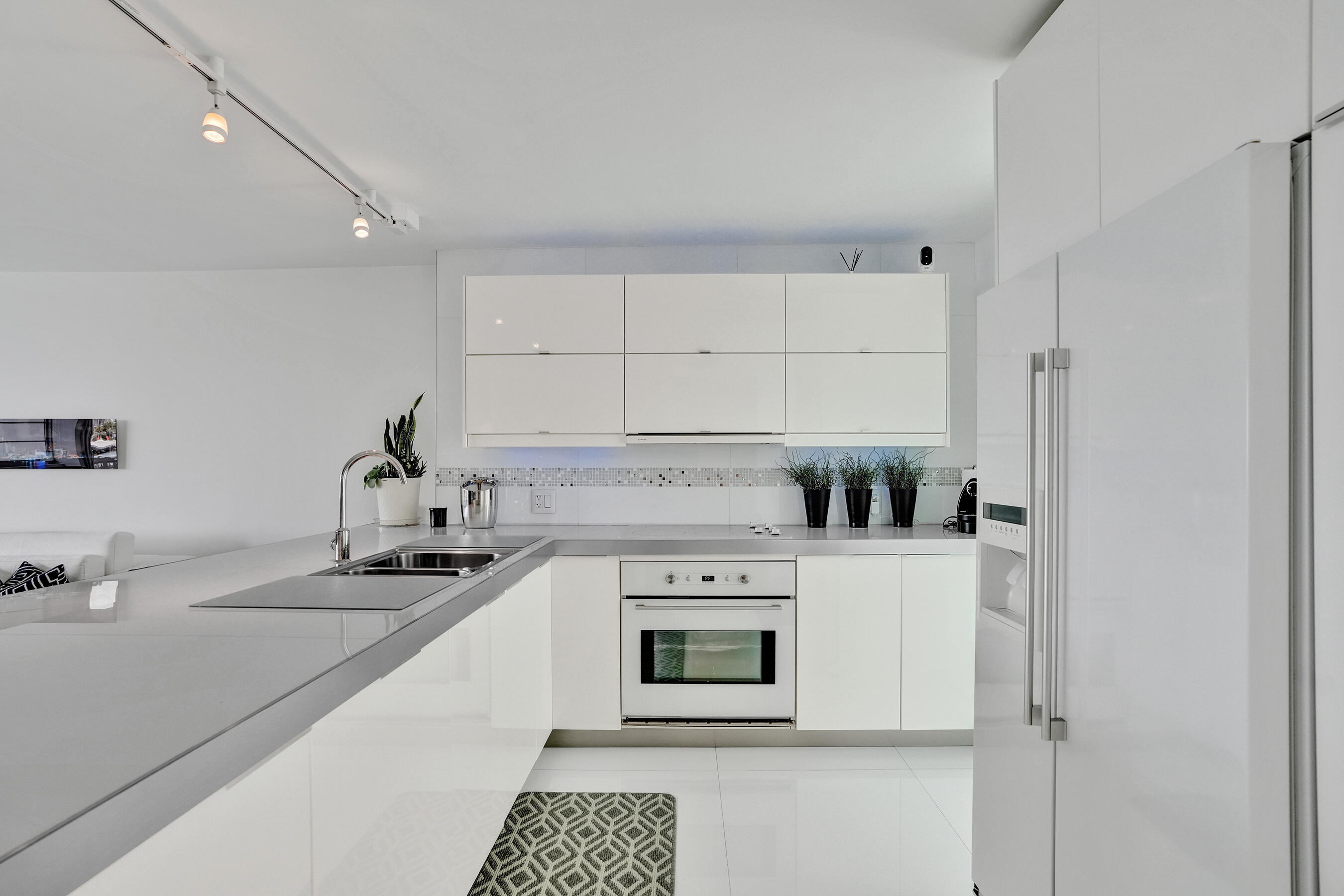 BONNE VIE CONDO - Residential