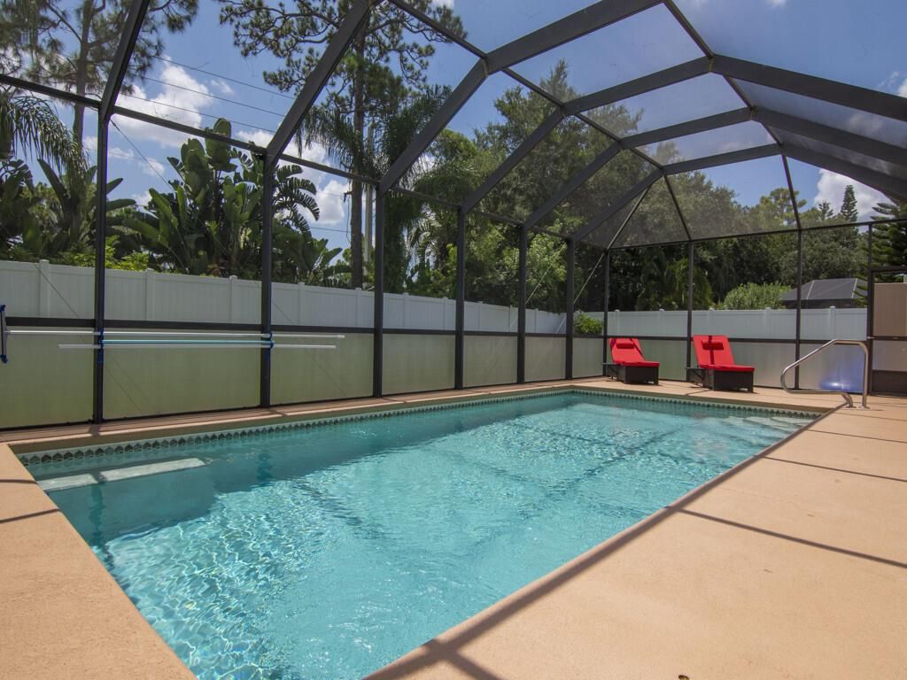 Photo of 2355 4th Lane Lane Ln SW, Vero Beach, FL 32962 (MLS # R10826944)