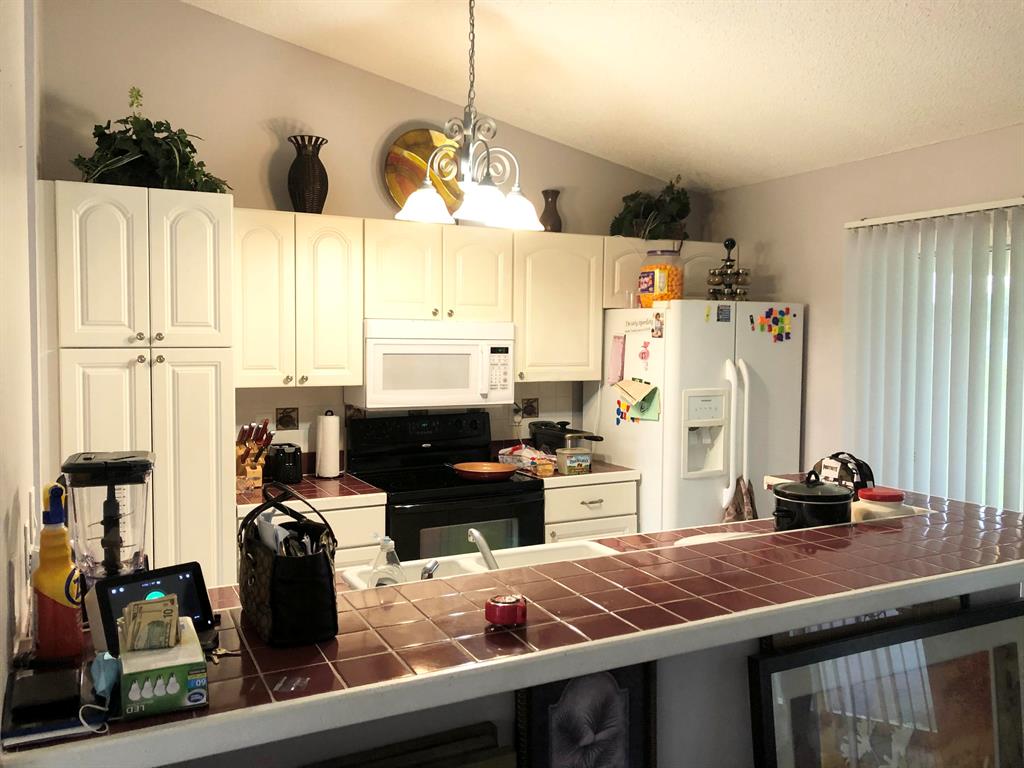 PORT ST LUCIE SECTION 41 - Residential Lease