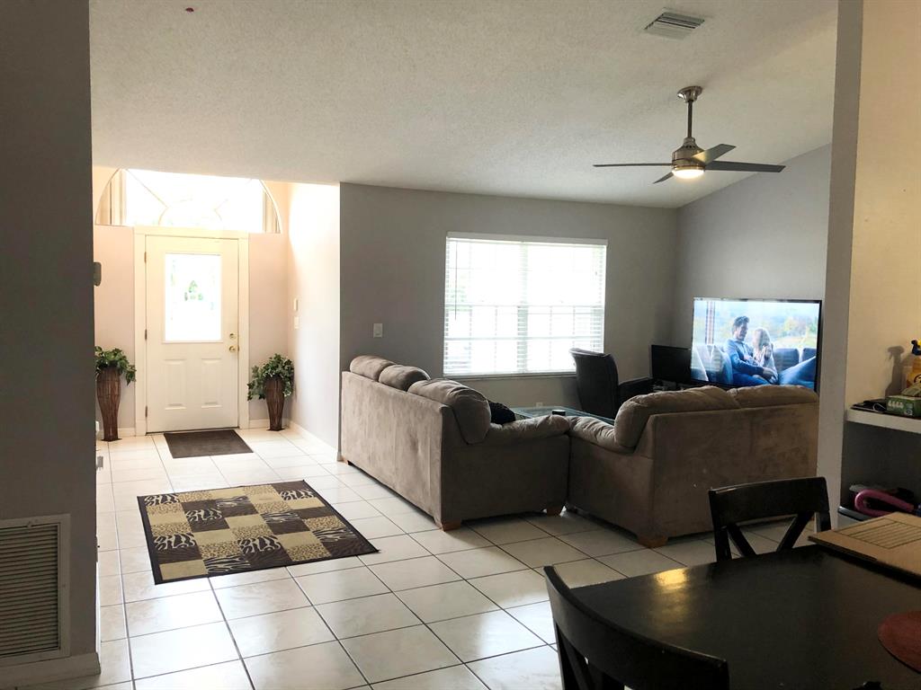 PORT ST LUCIE SECTION 41 - Residential Lease