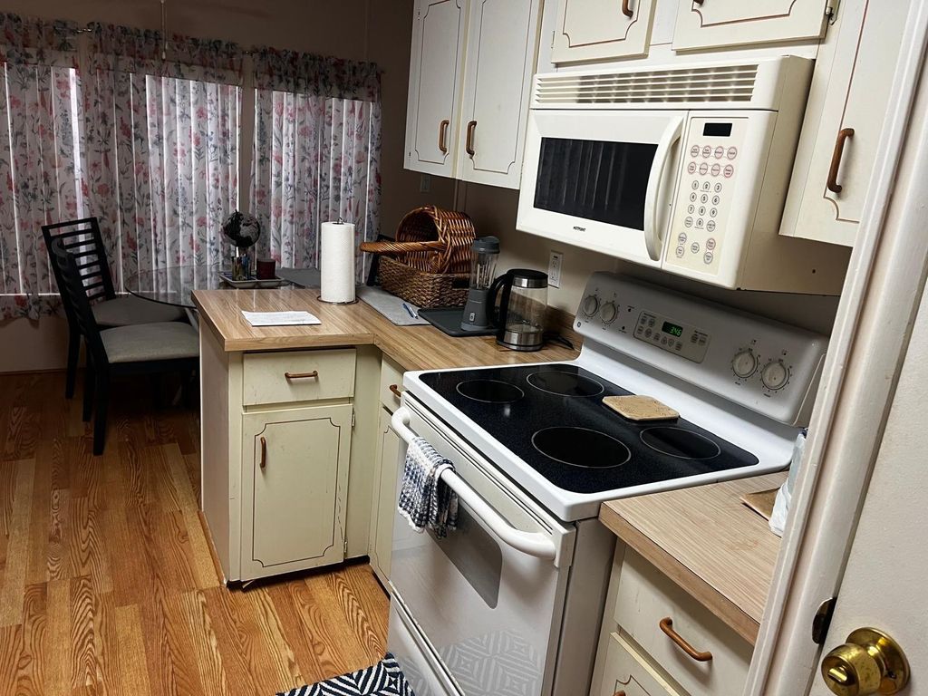 Photo of 10 SE Hermosa Lane, Port St Lucie, FL 34952 (MLS # R11096559)