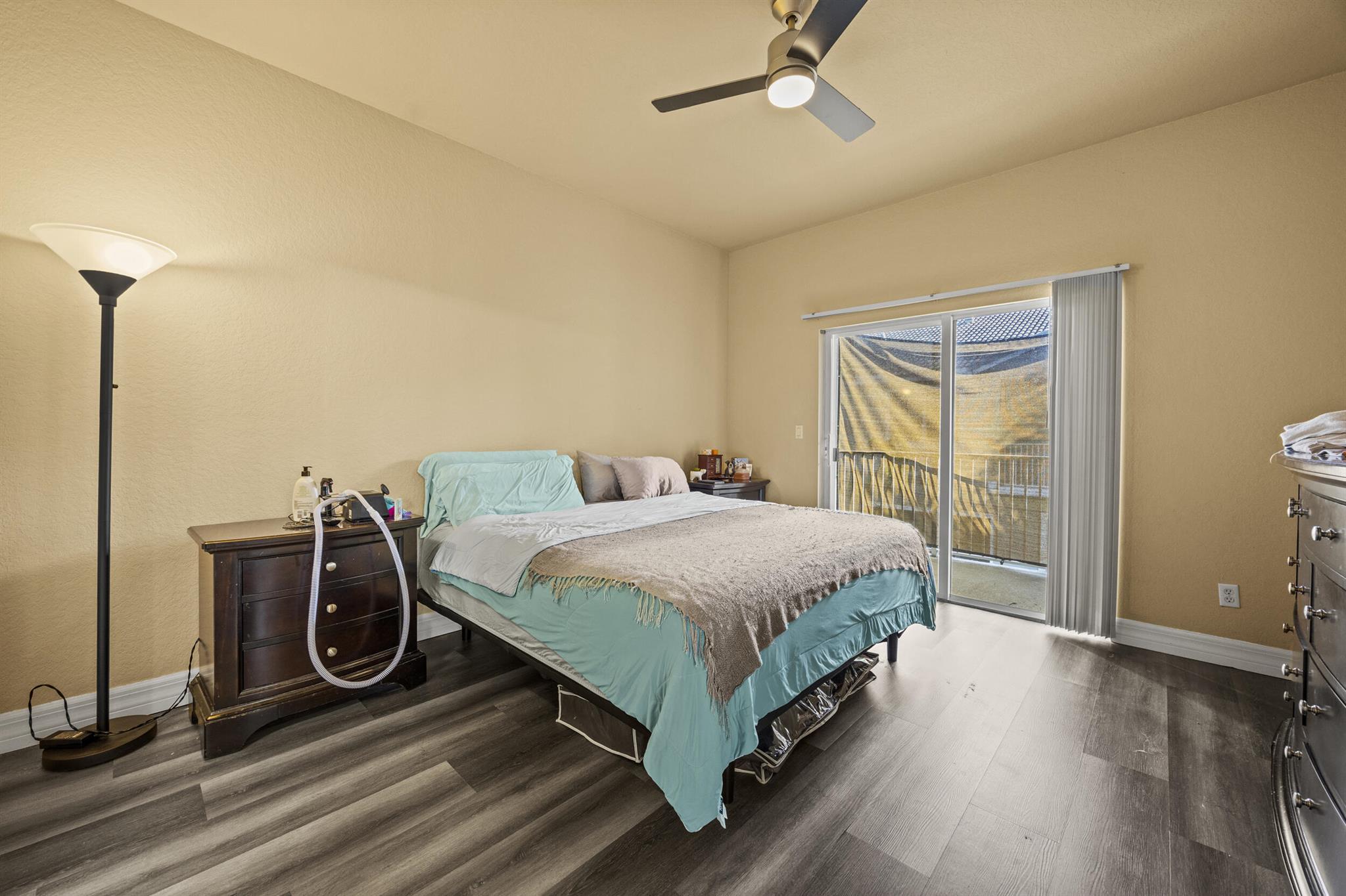 MAGNOLIA BAY CONDOMIMIUM - Residential Lease