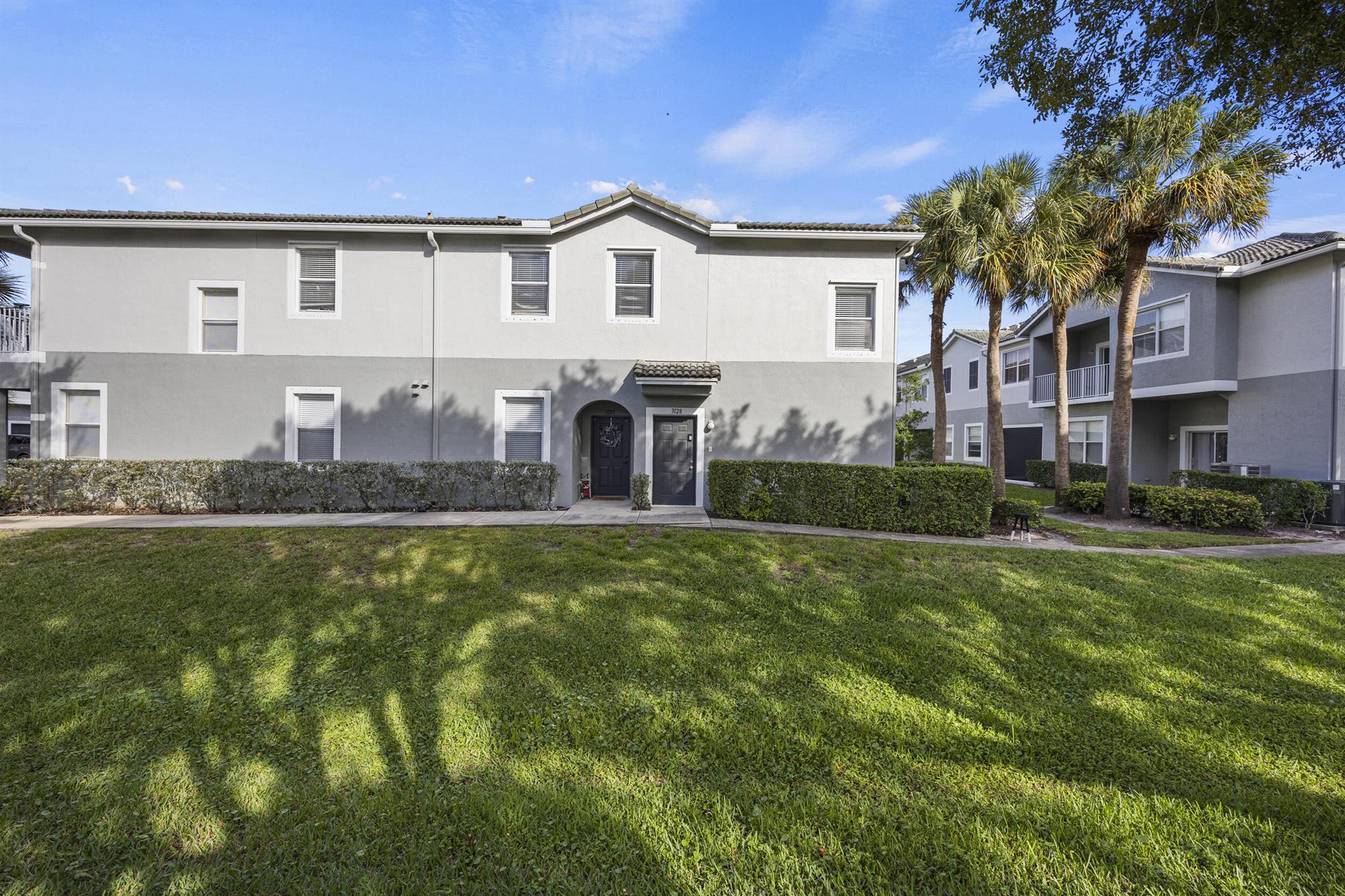 MAGNOLIA BAY CONDOMIMIUM - Residential Lease