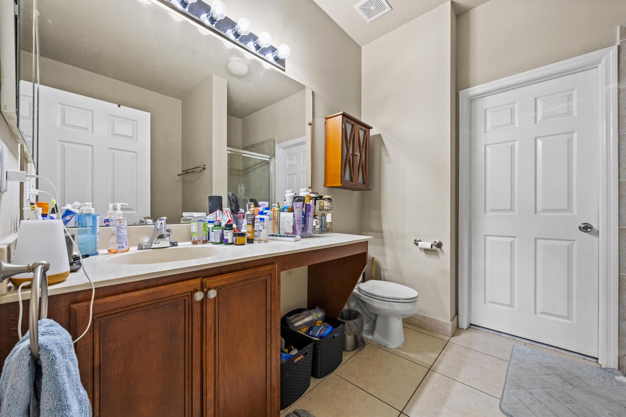 MAGNOLIA BAY CONDOMIMIUM - Residential Lease