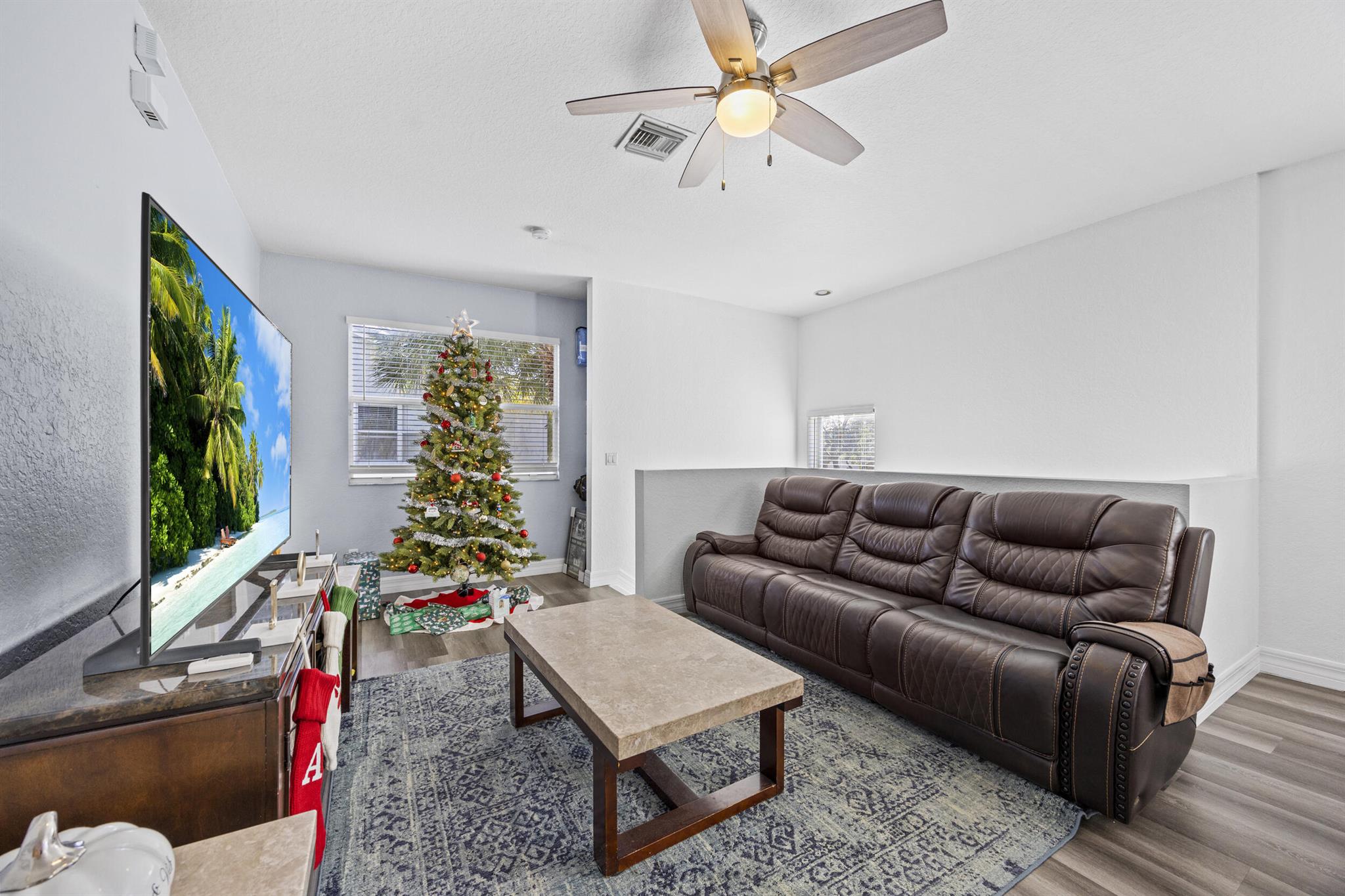 MAGNOLIA BAY CONDOMIMIUM - Residential Lease