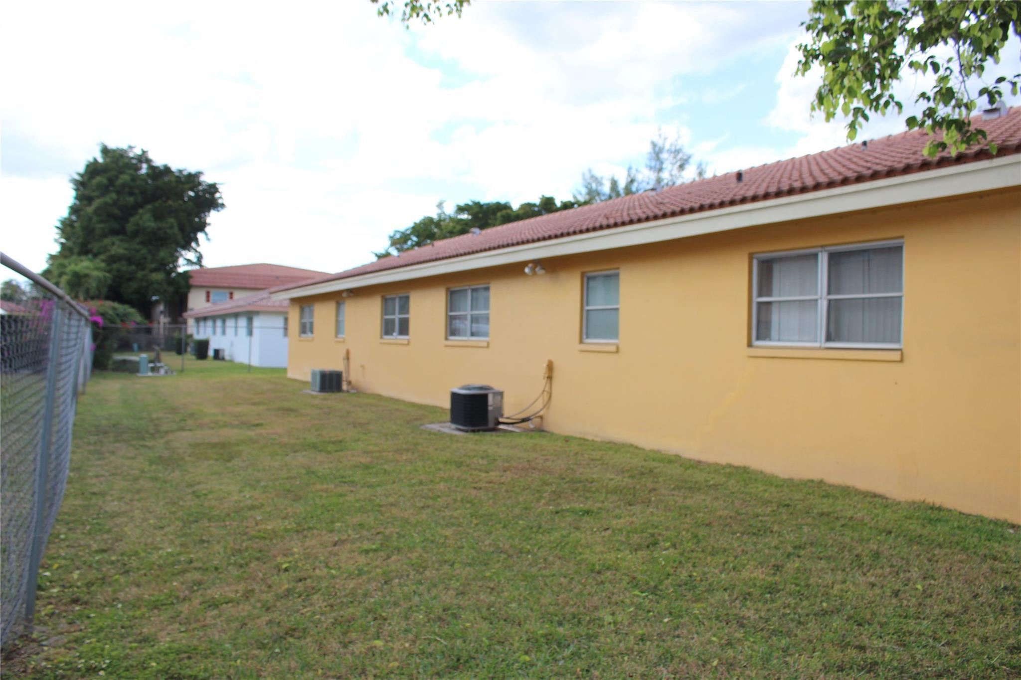 8600 NW 35th Street 3