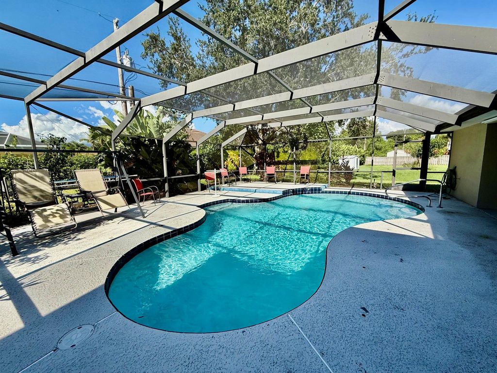 Photo of 3103 SE Mall Terrace S, Port Saint Lucie, FL 34984 (MLS # R11092669)