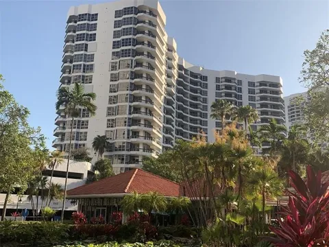 3600 Mystic Pointe Dr Unit 314, Aventura, FL MLS: F10475557