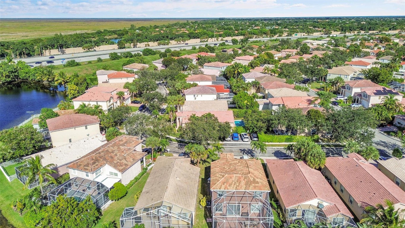 WYNDHAM LAKES/MAYFAIR - Residential