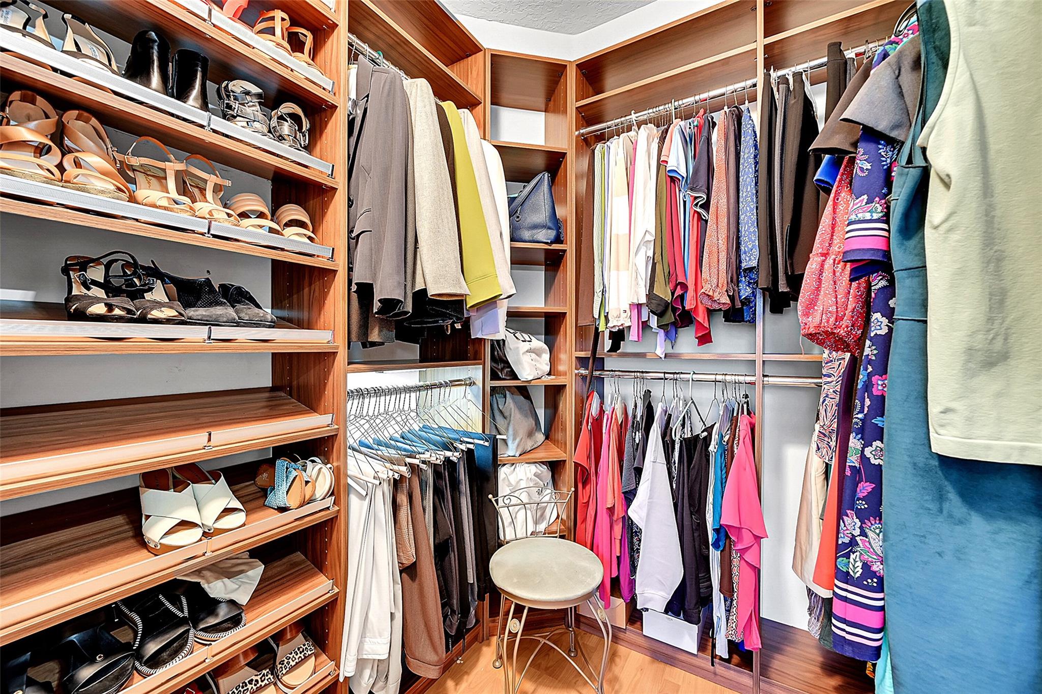 WYNDHAM LAKES/MAYFAIR - Residential