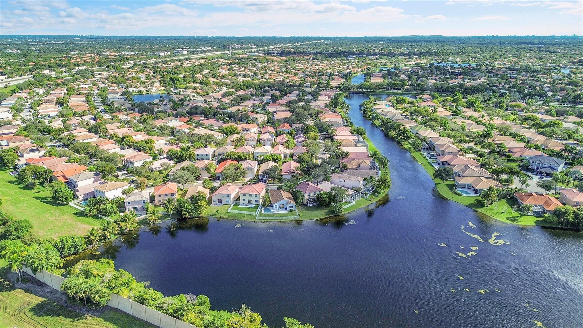 WYNDHAM LAKES/MAYFAIR - Residential