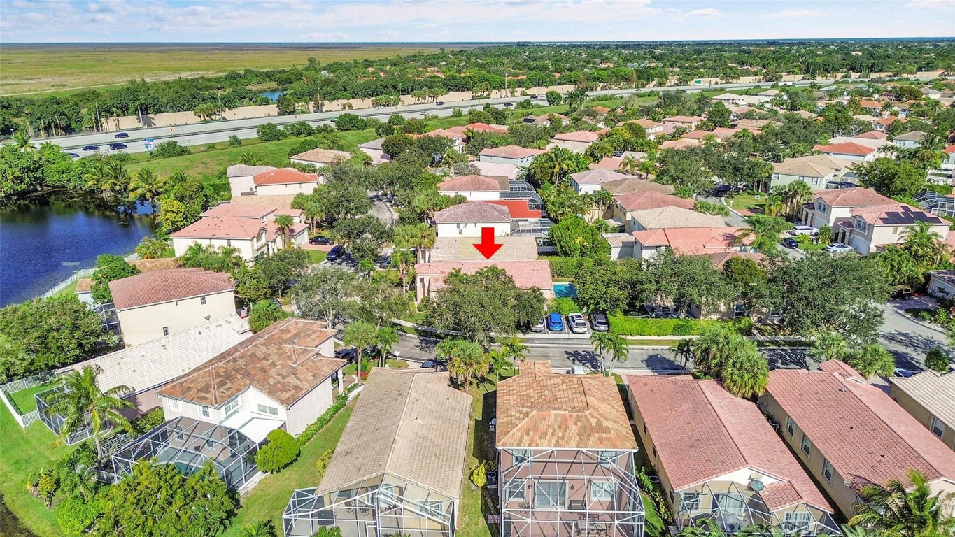 WYNDHAM LAKES/MAYFAIR - Residential