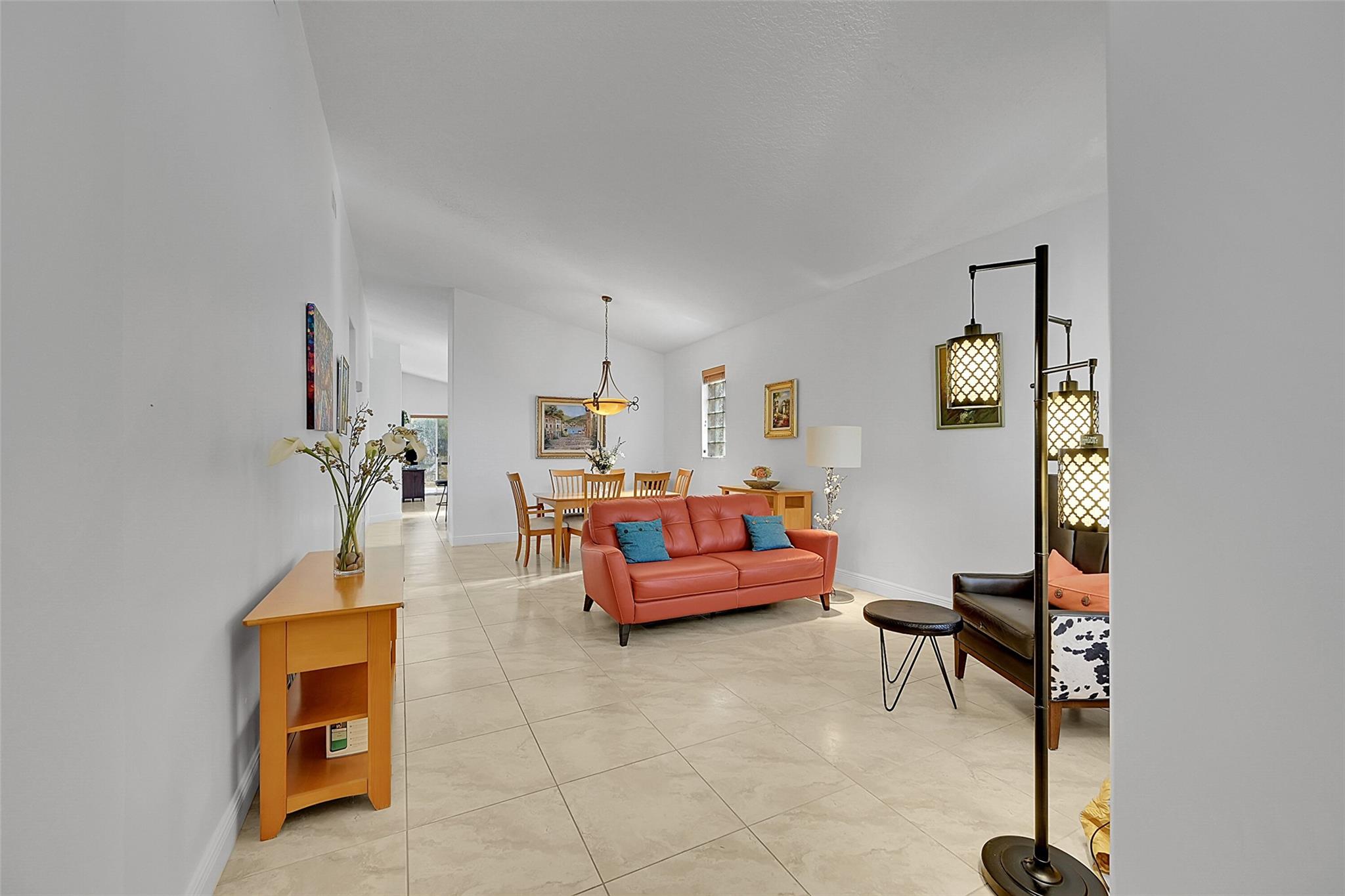 WYNDHAM LAKES/MAYFAIR - Residential