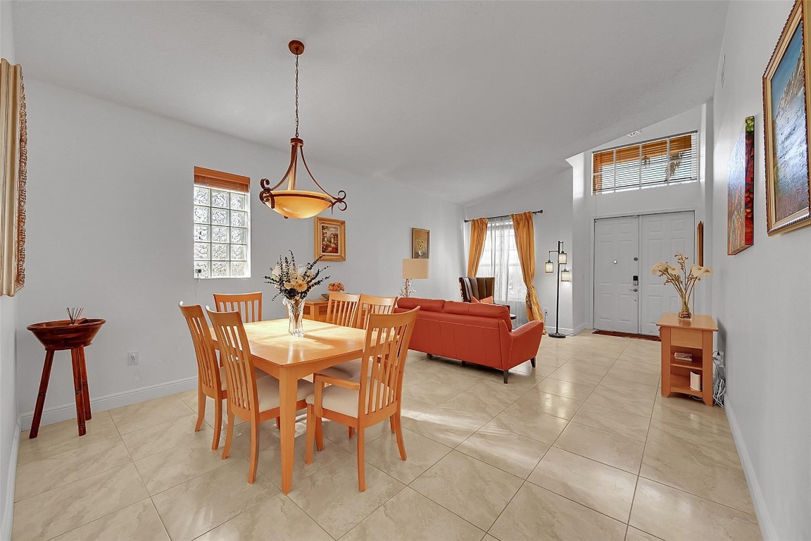 WYNDHAM LAKES/MAYFAIR - Residential