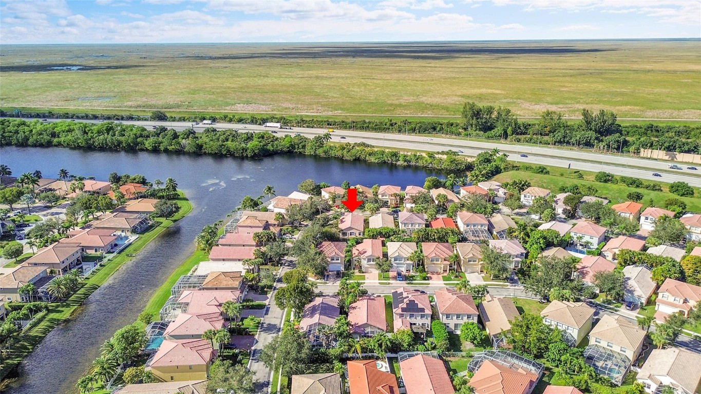 WYNDHAM LAKES/MAYFAIR - Residential