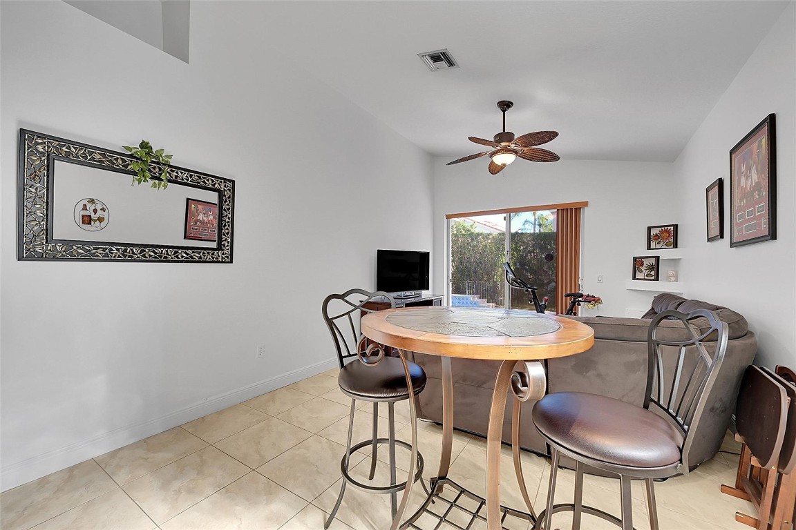 WYNDHAM LAKES/MAYFAIR - Residential