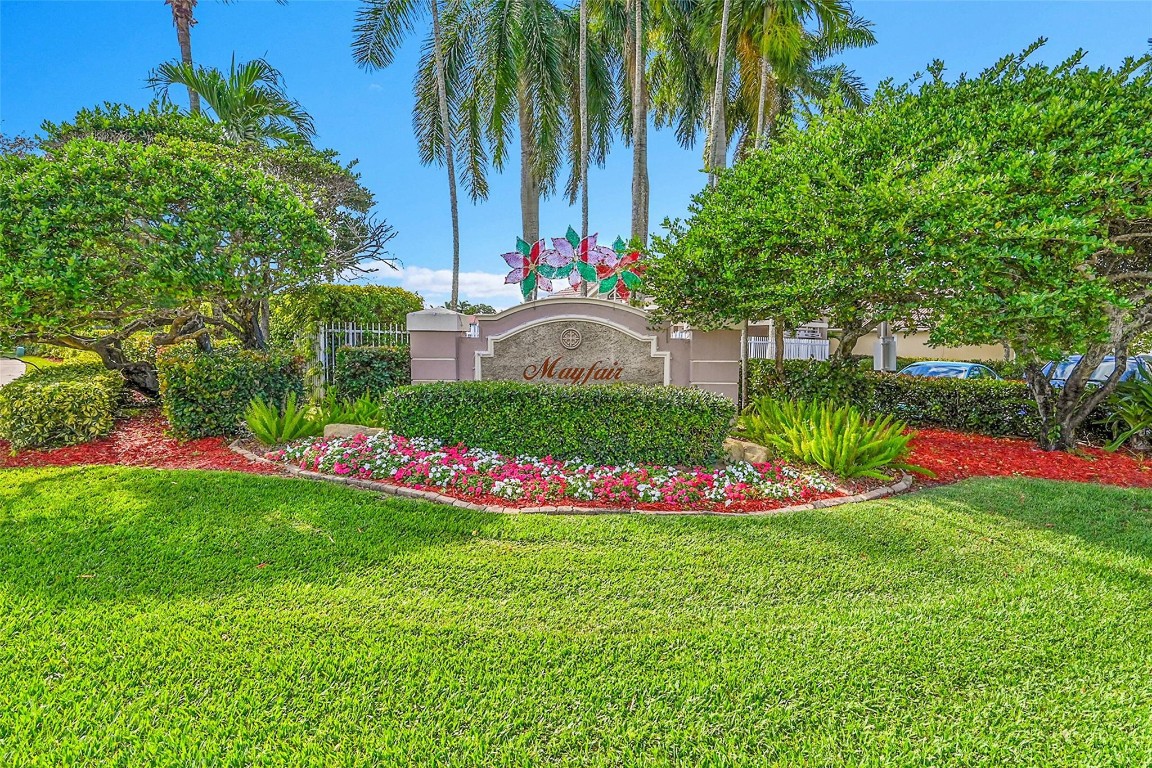 WYNDHAM LAKES/MAYFAIR - Residential