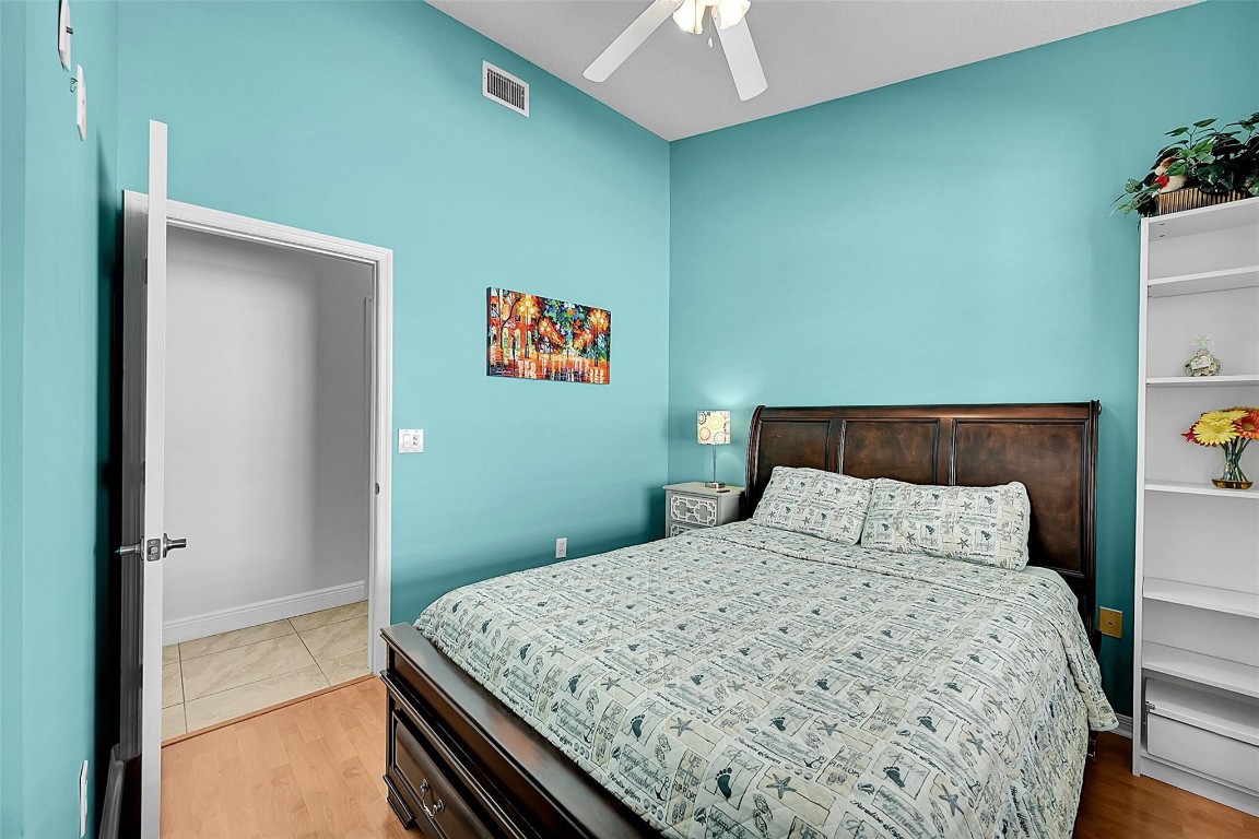 WYNDHAM LAKES/MAYFAIR - Residential