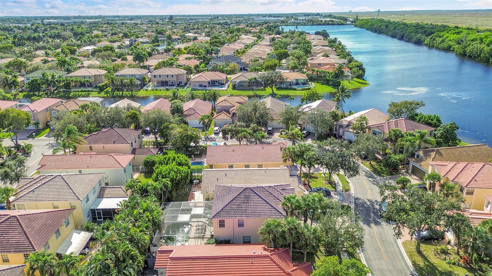 WYNDHAM LAKES/MAYFAIR - Residential