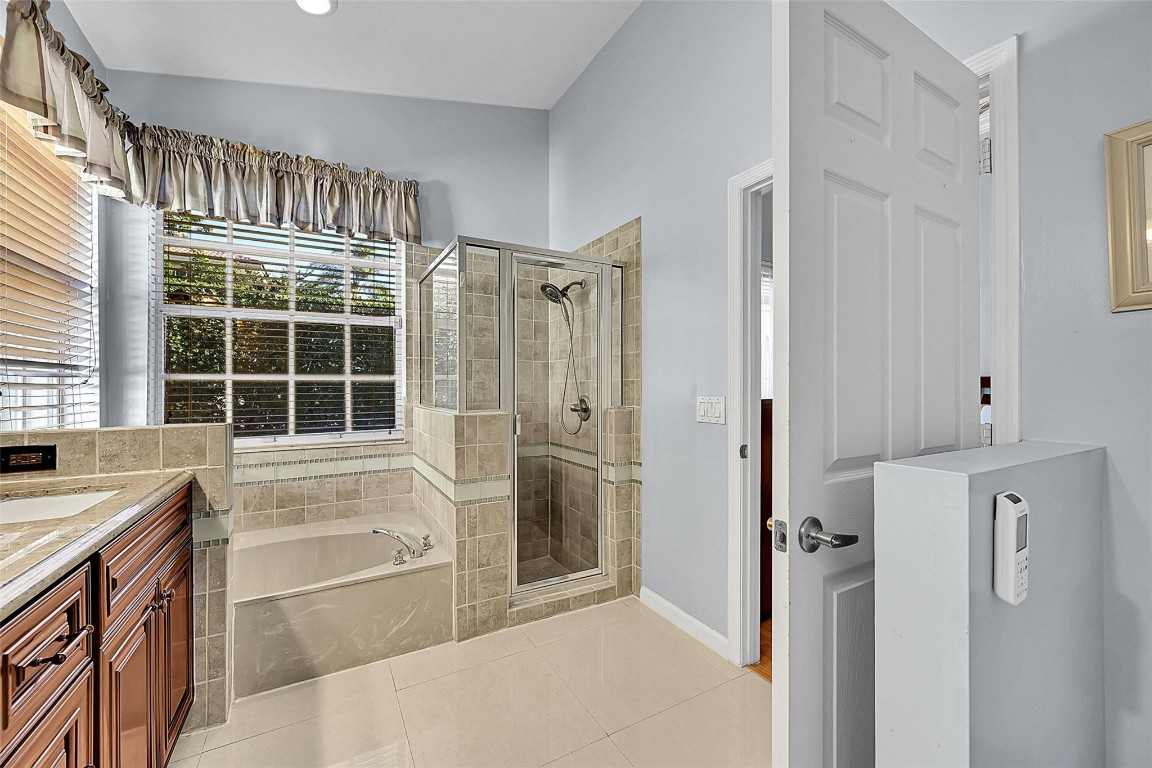 WYNDHAM LAKES/MAYFAIR - Residential