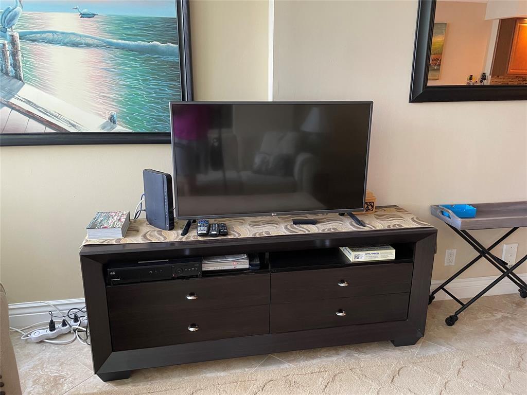 The Seasons Condo - Residential Lease