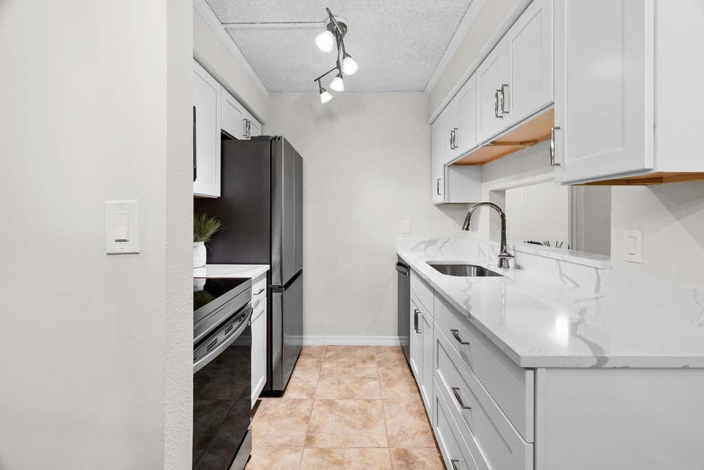 Photo of 6501 Chasewood Drive #18d, Jupiter, FL 33458 (MLS # R11112509)