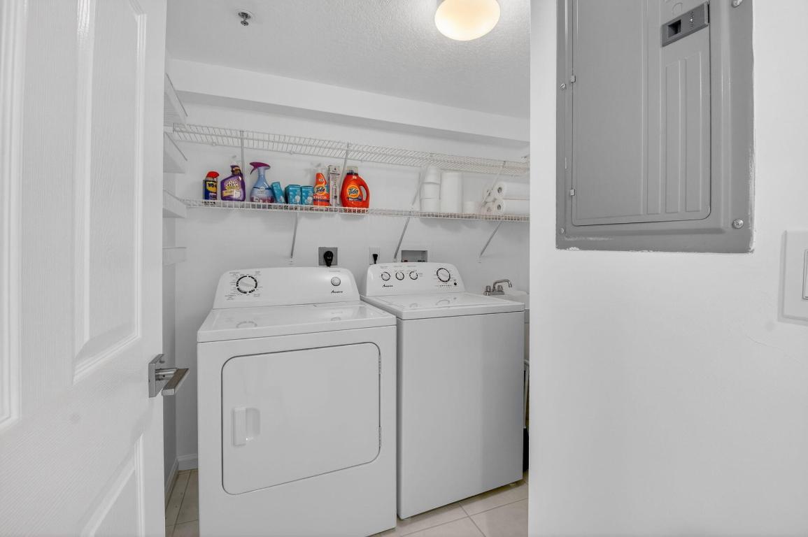 Coral Lakes-Regal Shores - Residential